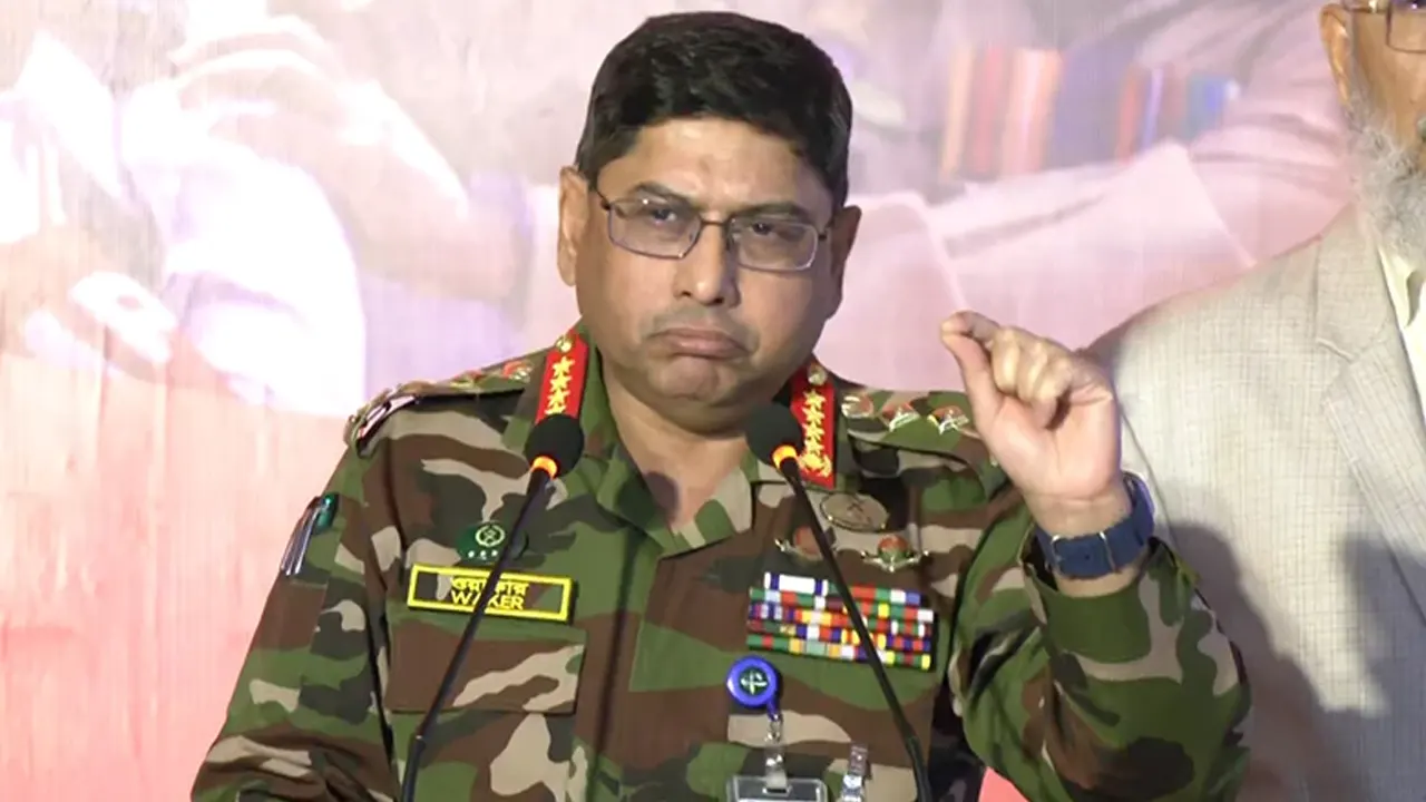 A K ARAFAT@DW24/army general dhaka watch.webp
